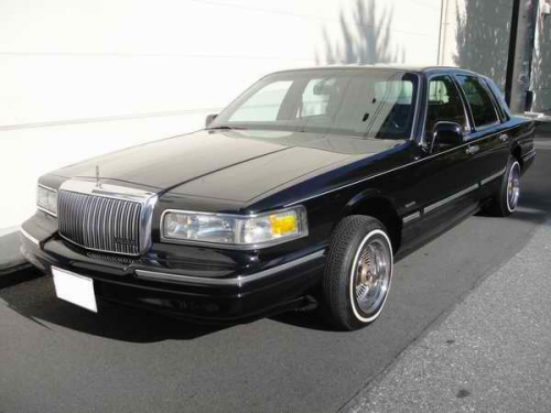 1997 TOWNCAR SIGNATURE