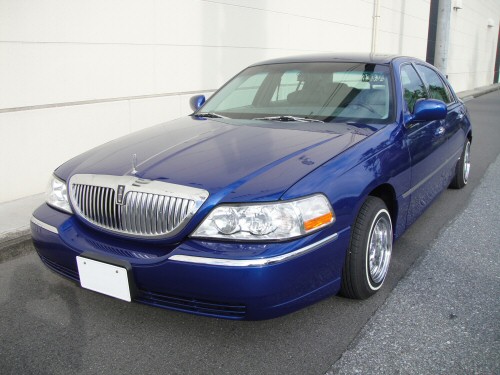 1999 TOWNCAR SIGNATURE